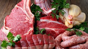 Svetová zdravotnícka organizácia chce obmedzenia pre červené mäso a údeniny