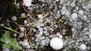 Na západe Slovenska hrozia v noci búrky, SHMÚ vydalo výstrahu