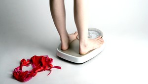 Máte problémy s hmotnosťou vo vyššom veku? Vedci prišli na to, prečo je tomu tak, a tu sú riešenia