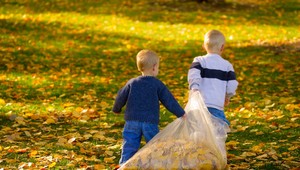 Deti si päť dní mysleli, že ich rodičia spia. Boli mŕtvi