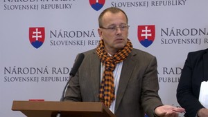 Boris Kollár sľubuje zvýšenie platov o 200 eur a pomoc podnikateľom