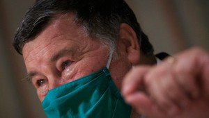 Lekár Krčméry podáva trestné oznámenie. Šíria sa o ňom hoaxy, ktoré hovoria o pokusoch s vakcínami na ľuďoch