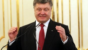 Hodená rukavica. Šéf separatistov vyzval Porošenka na súboj