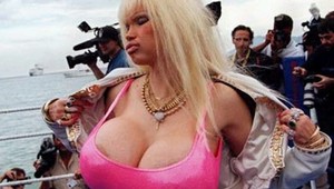 Hollywoodske hviezdy sa menia na zombie!