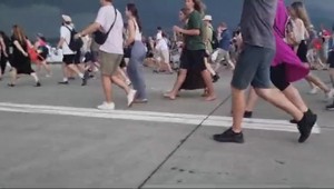 Ľudia pobehovali a padali, všade bola voda, opísal momenty účastník festivalu