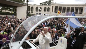 Pápež svätorečil súrodencov z Fatimy, ktorým sa mala zjaviť Panna Mária