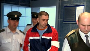 Policajt si fotil nahých spútaných chlapcov. Vraj pre špeciálny projekt