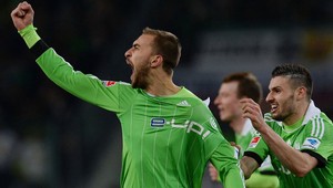 Bayern kúzla zbavený! Rozbil ho Wolfsburg, druhý gól - vinkel ako bič!