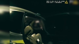 Polícia chytila muža, ktorý bodol dieťa do hlavy. Prezradila ho banálna vec