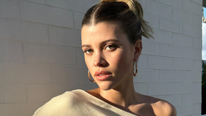 POZOR na tento populárny účes: Môžu vám z neho časom vypadávať vlasy!