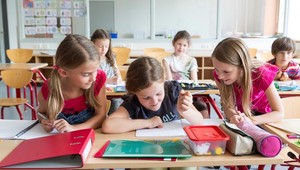 Máte nápad, ako zlepšiť život deťom a mladým? Tesco v grante Správne začiatky opäť rozdelí 223 300 eur