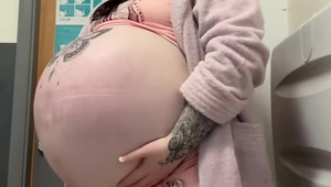 Budúcej mamičke narástlo extrémne tehotenské brucho: Neuveríte, čo nakoniec porodila
