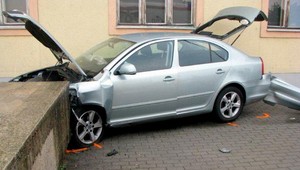 Auto zrazilo chodkyňu, hľadajú svedkov