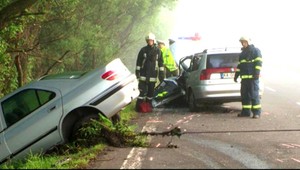 Vodič (37) skončil v potoku. V krvi mal 1,5 promile
