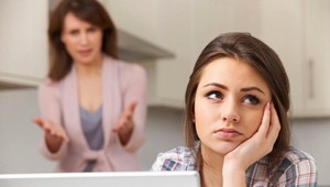 Ženy sa v 33 rokoch začínajú meniť na svoje matky, tvrdia odborníci