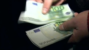 Dôchodcom na vianočný príspevok exekútor siahnuť nemôže