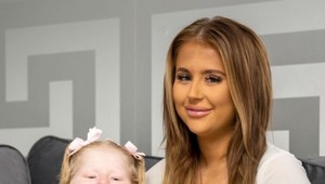 Ľudia si myslia, že ju vykrmuje, pravda ich zaskočí: Pred obéznou dcérou musí zamykať kuchyňu!