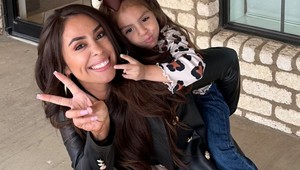 Rodičia sú zhrození, že depiluje obočie voskom 3-ročnej dcére: Myslíte si, že je zlá matka?