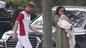 Meghan už nie je s Harrym, utiekla k Beckhamovcom!