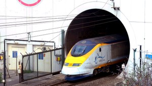 Briti predávajú podmorskú železnicu, chcú znížiť štátny dlh