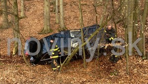 FOTO: Bývalý generálny prokurátor Jaromír Čižnár havaroval na Pezinskej babe