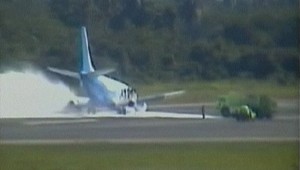 Piloti mali čo robiť, toto spôsobil silný vietor!