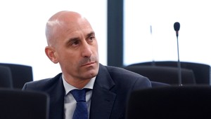 Pobozkal hráčku bez súhlasu, teraz musí platiť. Súd uznal Rubialesa vinným