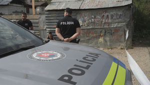 Airsoftová zbraň vyvolala strach. Muž opakovane útočil na ulici