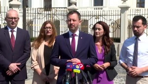 Politické prestrelky pokračujú bojom o prezidentský palác