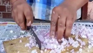 Cibuľu môžete nakrájať aj za pár sekúnd: Tento chlapík vám to ukáže!