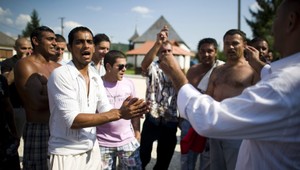 VOĽBY 2012. Opľúvalo sa a kupovali hlasy Rómov