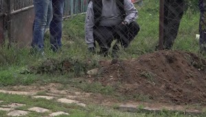 Polícia začala trestné stíhanie v prípade smrti 1,5-ročného chlapca. Utopil sa v šachte