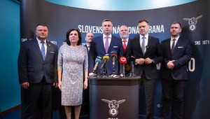 Malé strany sa spájajú, aby hlasy voličov neprepadli