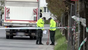 Cyklistka (33) náraz do nákladiaka neprežila. Život jej mohla, zrejme, zachrániť aj prilba