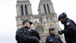 Útočník, ktorý napadol policajta kladivom, bol prívržencom IS