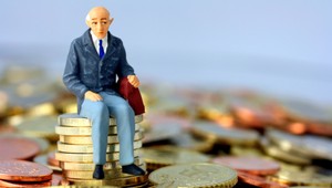 Bohatí penzisti z nás nebudú, dôchodky majú ísť dole