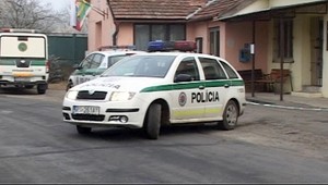 Jozef lúpil ako traper. Na predavačku vytasil guličkové perá