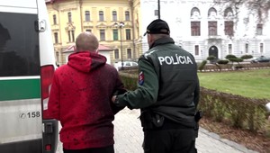 Protidrogová razia kukláčov. Dvojica mala v záhradnej chatke na samote viac ako tisíc dávok marihuany