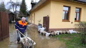 Meteorológovia vydali viaceré výstrahy, piatok bude oblačný a daždivý
