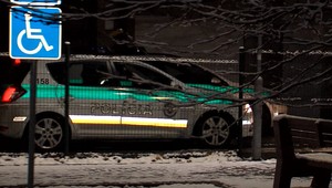 Mladíka pred policajtmi prezradil manéver. Šoférovanie bez vodičáku nebol jeho jediný problém