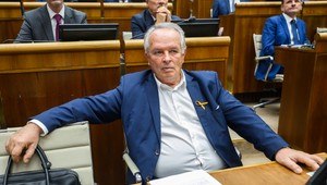 Prezident vymenuje veľvyslancov: Kmec a Radačovský tvrdia, že budú medzi nimi