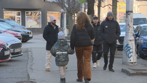 Pomoc pre osamelých rodičov sa rozšíri. Systémová finančná podpora však chýba