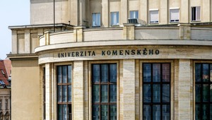 Fakulta Univerzity Komenského preventívne zavádza online výučbu