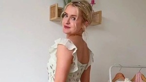 Jej krásne romantické šaty rozdelili ľudí: Čo poviete, sú vhodné na svadbu alebo nie?