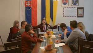 VIDEO: Starostka, ktorá sa cez noc stala slávna. Také konanie ste ešte nevideli