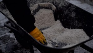 Poľadovica obmedzila dopravu. Takýto mrznúci dážď si v Spišskej Novej Vsi nepamätajú už 25 rokov