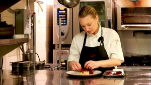 Zoznámte sa s jedinou dvojhviezdičkovou Michelin šéfkuchárkou v New Yorku