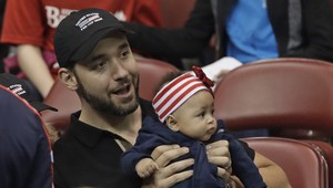 Serena sa vrátila na kurt, fandila jej malá dcérka