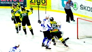 Hokejový fanúšik sa po prehre pobil, nafúkal 6 PROMILE!