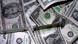 Muž vyhodil krabicu od topánok na recyklovanie. Mal v nej celoživotné úspory